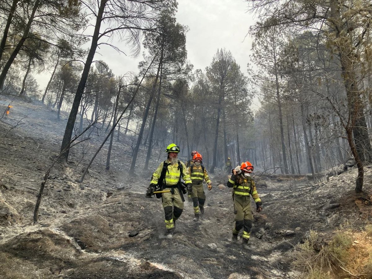 IIFFAragon's tweet photo. 🔥Desde este martes, el #IFPeñarroyaDeTastavins está estabilizado
👩‍🚒Incendio complejo por la orografía.  Una vez más, la cooperación entre entidades y el gran trabajo de los operativos de extinción #INFOAR @mitecogob @UMEgob @DPTeruel y @dipcas ha hecho una rápida estabilización https://t.co/LbKY93tWtP