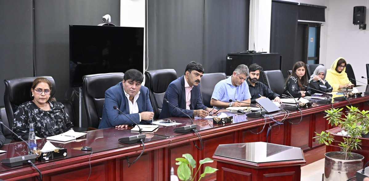 bisp_pakistan's tweet photo. Chairperson Benazir Income Support Programme, Senator Rubina Khalid, chaired a meeting with the Karandaaz Pakistan team, led by Mr. Sharjeel Murtaza, Chief Digital Officer, at BISP Headquarters.
The meeting focused on strengthening Digital And Financial Literacy Training (DFLT) for BISP beneficiaries, implementation of interoperability, RAAST payment mechanism and enhancing the Grievance Redressal Mechanism to improve service delivery.
Senator Rubina Khalid emphasized the need for an integrated approach to beneficiary awareness and capacity building. She proposed the development of animated videos and easy-to-understand tutorials to help beneficiaries better understand digital payments and financial services. She also stressed the importance of conducting training sessions for BISP staff and community leaders to ensure effective implementation and outreach.
The Karandaaz team assured its full cooperation and support in advancing these initiatives and reaffirmed its commitment to working closely with BISP to strengthen digital financial inclusion for beneficiaries.
Additional Secretary BISP, Dr. Asmat Nawaz and Director General CT, Muhammad Idrees Mian, also attended the meeting.

#BISP #SenatorRubinaKhalid #KarandaazPakistan #DigitalFinancialInclusion #FinancialLiteracy #Interoperability