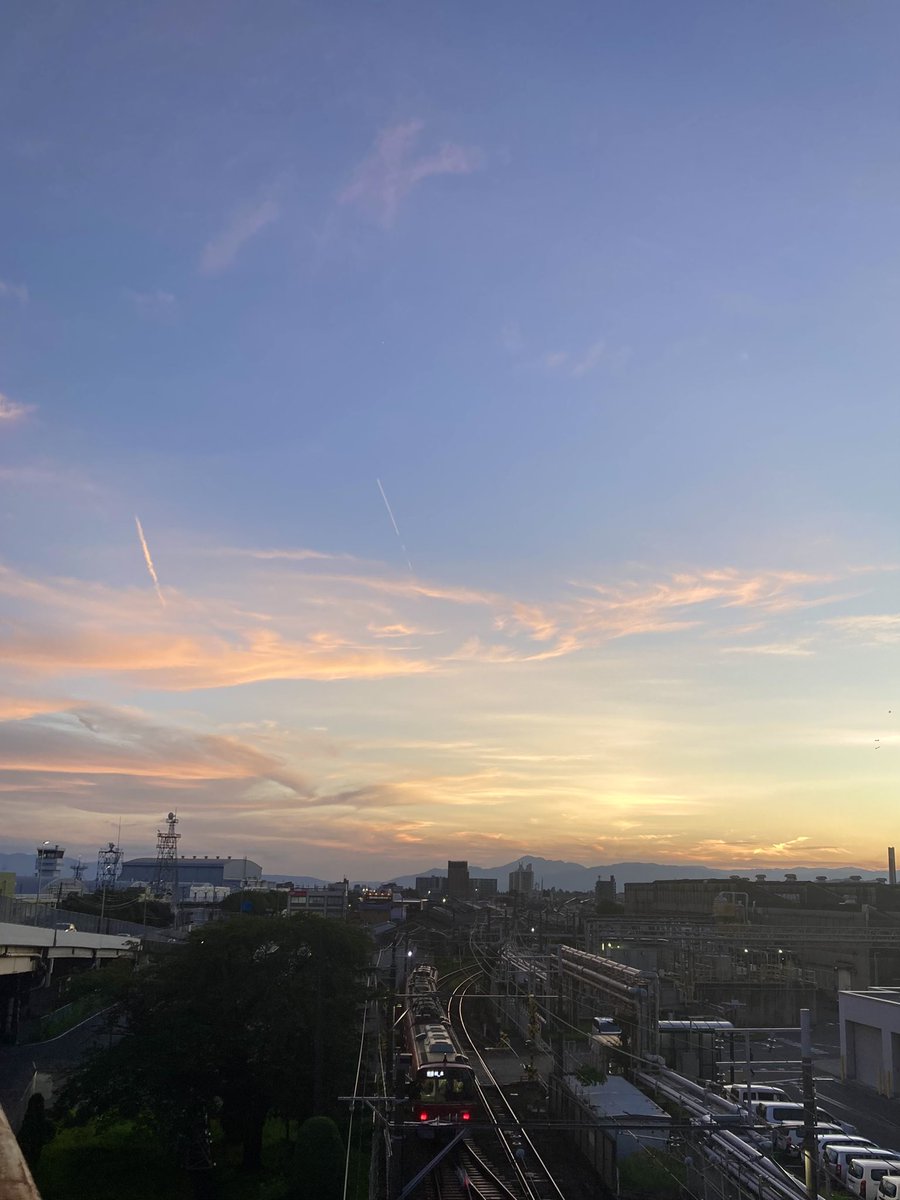 APpreciation4_'s tweet photo. 行き先は夕焼け https://t.co/I8CdziexWh