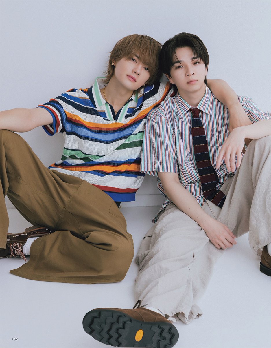 nonno_staff's tweet photo. 7月21日発売 #nonno9月号 特別版表紙にはM!LKの #佐野勇斗 さんと #塩﨑太智 さんが登場！特別版表紙を #MILK メンバーが飾るのは初となります🍼✨10pにわたる特集では #ちゃのざき の特別な関係性に迫ります。アザーカットを収録した厚紙ピンナップも必見🩷🩵
🔗試し読み＆予約 https://t.co/8YkPZ4mENo