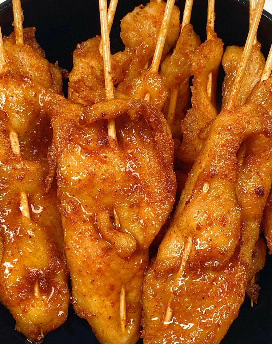 jss71517's tweet photo. Craving late-night eats This crispy fried street skewer with spicy seasoning hits different—warm, crunchy, and full of bold flavor! https://t.co/nGstMmR3PL