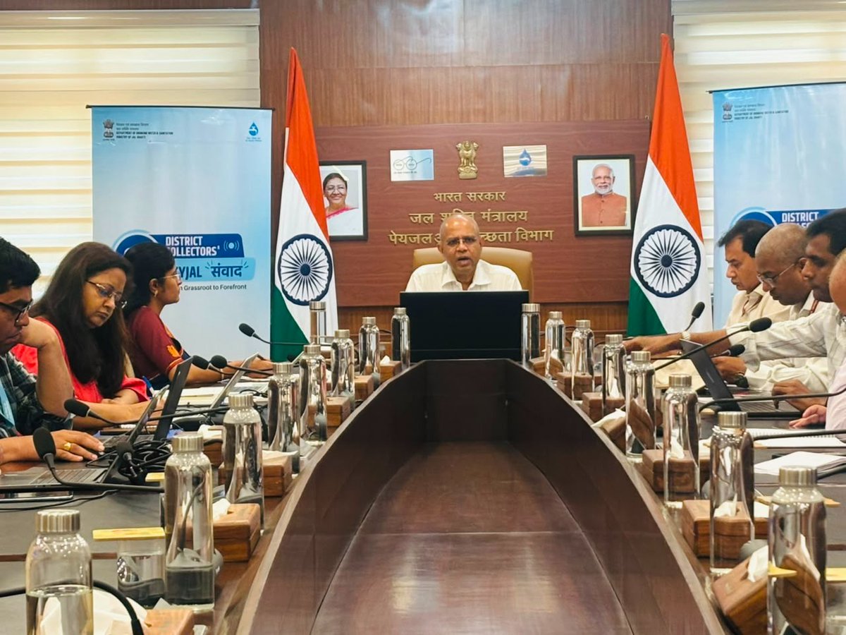 jaljeevan_'s tweet photo. Sh. @ashokkmeena, Secretary-DDWS chaired 10th #CollectorsPeyjalSamvad today with all State/ UTs.

While addresing the participants he mentioned, JJM 2.0 marks a shift from infra creation to sustained service delivery, focusing O&amp;M, source sustainability, WQ &amp; community ownership. https://t.co/tTC2o9Ngy4