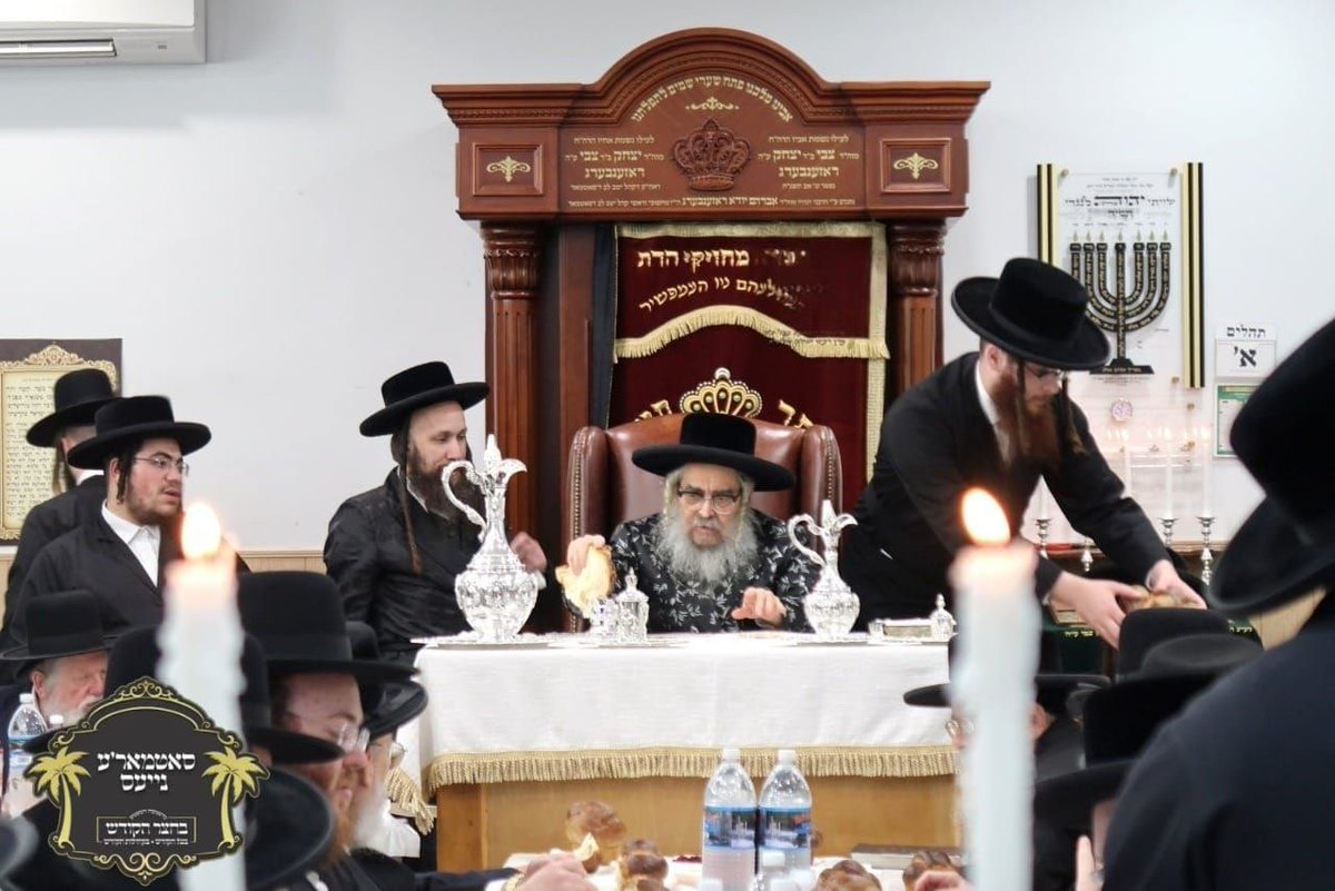 HQSatmar's tweet photo. Satmar Grand Rebbe Aron conducted a special Yahrtzeit celebration in #Bethlehem #NewHampshire to commemorate the 185th #Yahrtzeit of his esteemed great-grandfather, Grand Rabbi Moshe Teitelbaum OBM author of "Yismach Moshe" (1759-1841) Meanwhile at the same time Hundreds of Satmar Chasidim flocked to his resting place in #Ujhely #Sátoraljaújhely #Hungary for prayers.