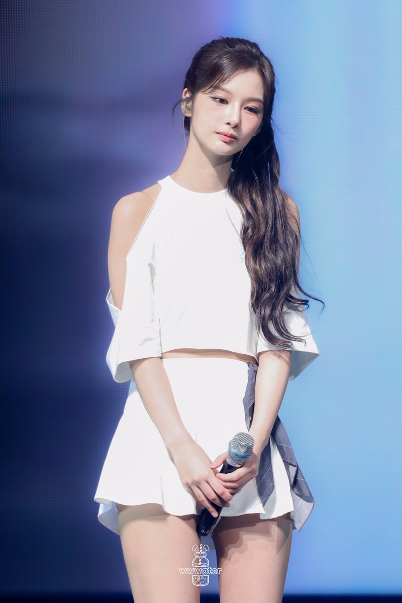 wwwater0126's tweet photo. 260712

👼

#NMIXX #엔믹스 #SULLYOON #설윤 https://t.co/yVxfAdKSLp