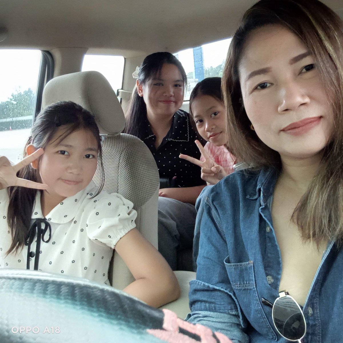 ยุวดีสาวไทบ้าน tweet media