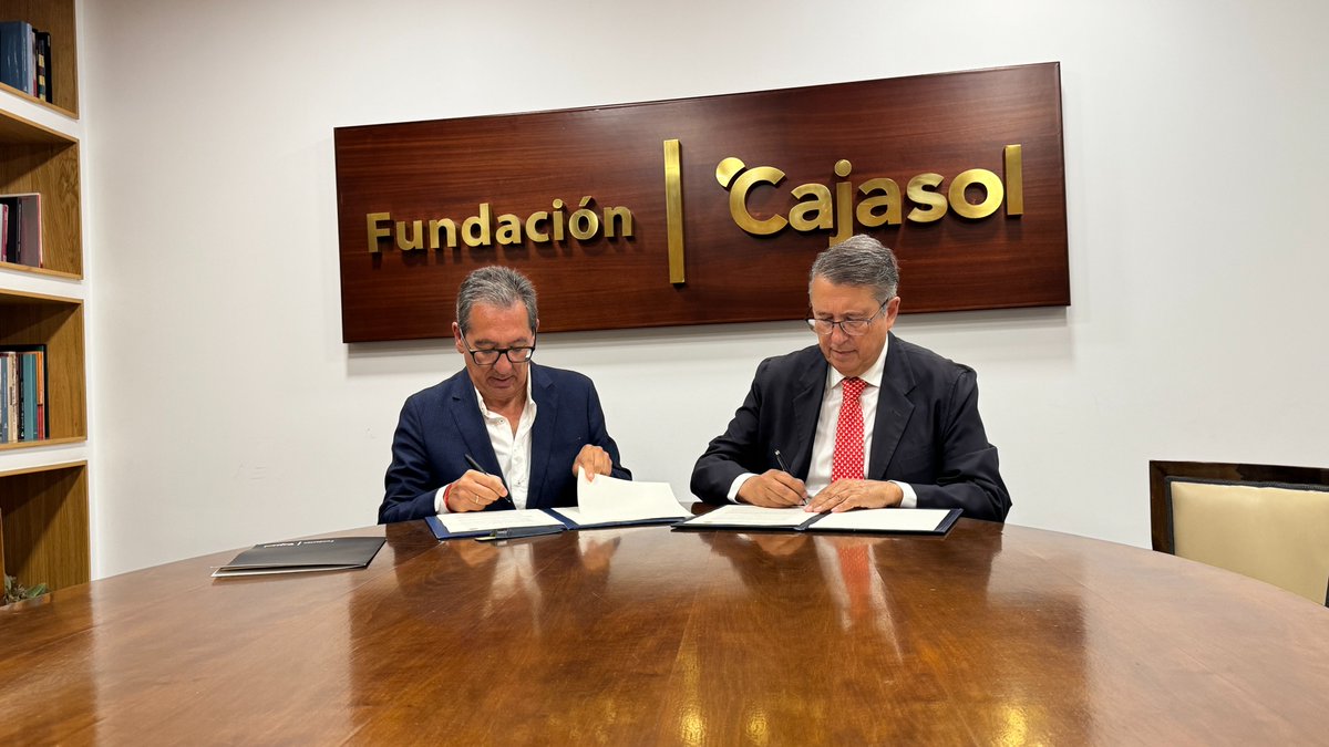 CordobaCB's tweet photo. 🎙️ ¿Quieres conocer todos los detalles del acuerdo de co-naming entre @Cajasol @cotocontigo y el Córdoba Club de Baloncesto?

Ya puedes ver la intervención completa de nuestro presidente y del presidente de Cajasol, donde explican el alcance de esta alianza y lo que supone para el futuro del club.

▶️ Disfruta del vídeo completo en nuestro canal de YouTube 👉🏼 https://t.co/mLX8egBF1v

📲 Lee la noticia en nuestra web 👉🏼 https://t.co/C6SH078iWc

#CajasolCotoCórdobaCB #GanamosJuntos #ConOrgulloEnTuNombre #ADNBlanquiverde
