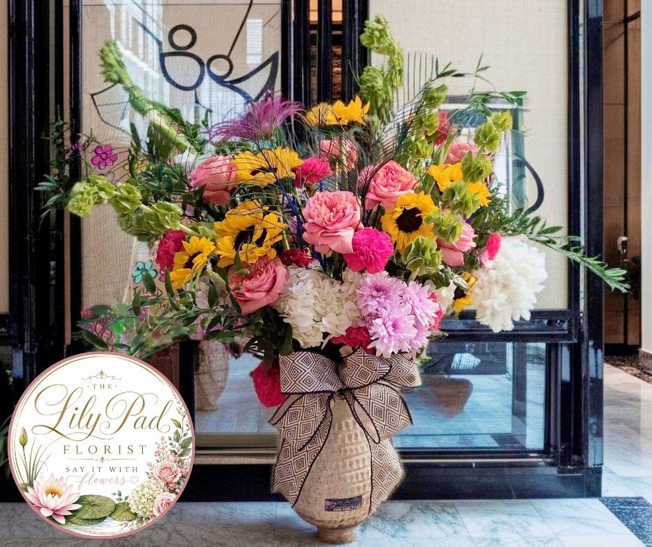 DowntownGadsden's tweet photo. Brighten up your space with some beautiful flowers from LilyPad Florist! 💐 118 Chestnut St.  #downtowngadsden #shopdowntown #shoplocal #belocal #broadandbeyond #GottaGetToGadsden https://t.co/b7bjy35hXK