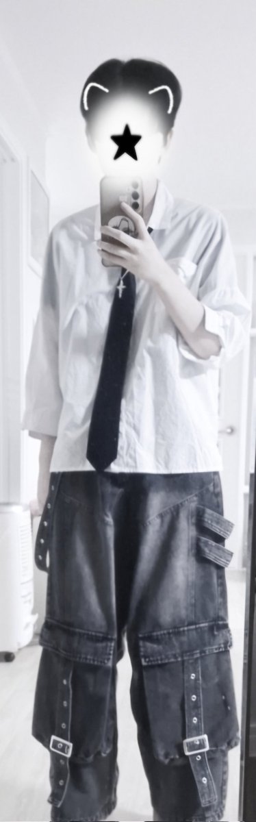 natortor0719's tweet photo. 나토리 일욜콘 제 착장입니다! 여기서 크게 달라지는건 없지싶습니당 본인 미성년자+여성이니 착장이 저래도 안심하고 말거셔도 돼용..피하지 말아주세요ㅠ https://t.co/qCsjjZjWIX