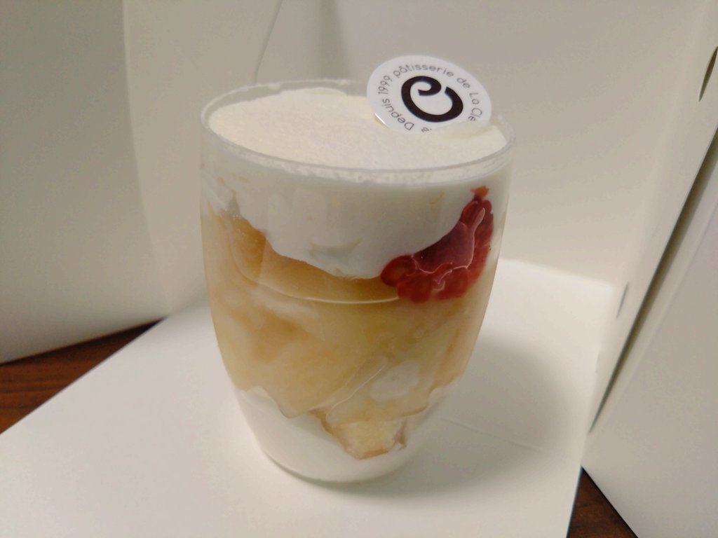 _mielikki's tweet photo. 桃のショートケーキ https://t.co/ZEZpNDr5uL