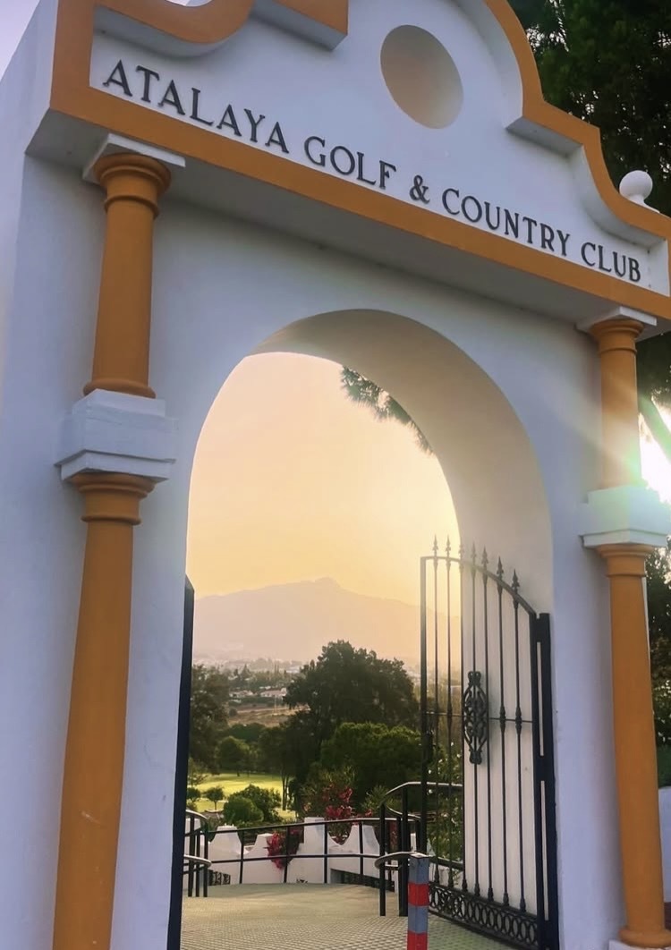 AtalayaGolf's tweet photo. 💚 More than a club: a place to play, connect and belong. ⛳️Discover the Atalaya lifestyle.💚

💚 Más que un club: un lugar para jugar, conectar y sentirte parte.
⛳️Descubre el estilo de vida Atalaya.💚

#AtalayaGolf #CostaDelGolf #GolfFamily #GolfCommunity #ComunidadGolf https://t.co/xYcU6fa5v4