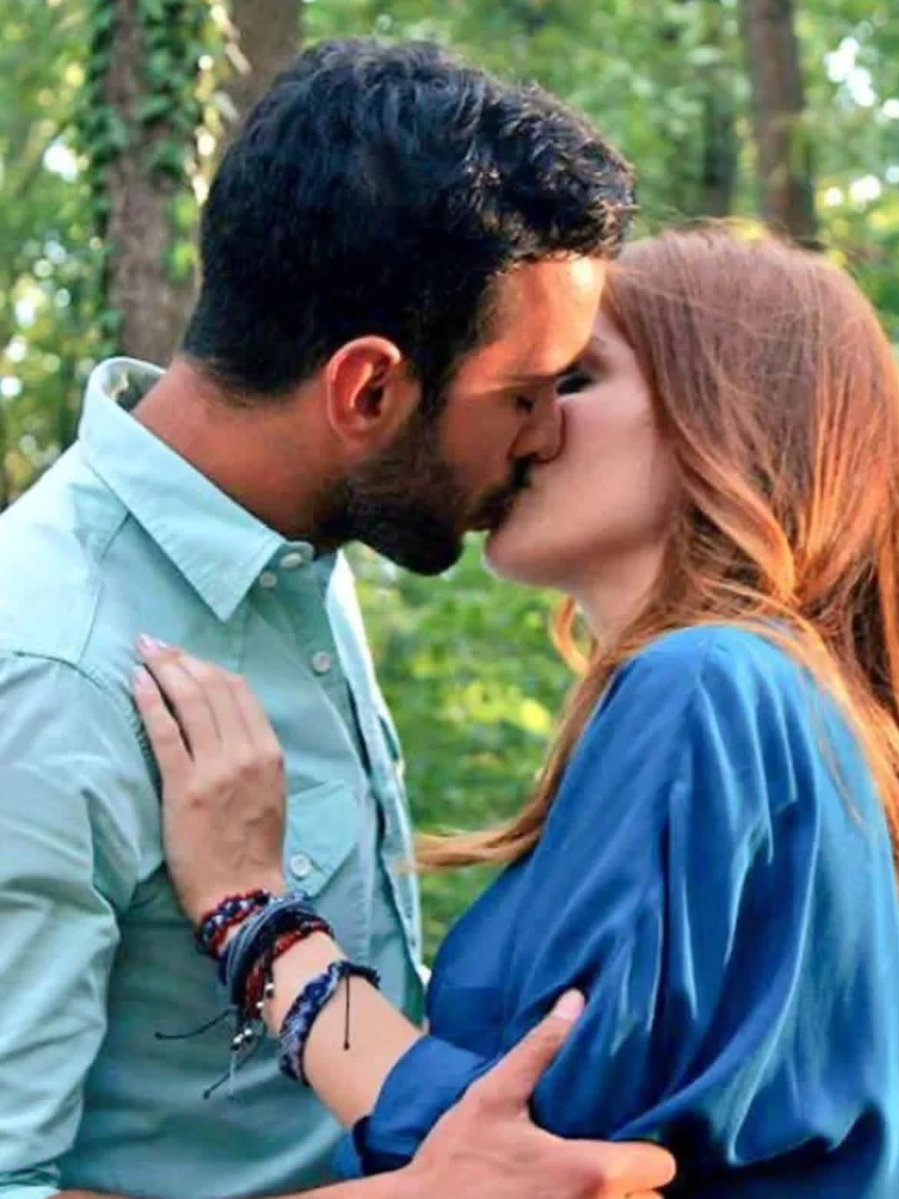 Erkurt7's tweet photo. Çünkü bazı aşklar,

ekranda biter…

Ama kalplerde yaşamaya devam eder. https://t.co/qYZ5APKCx0