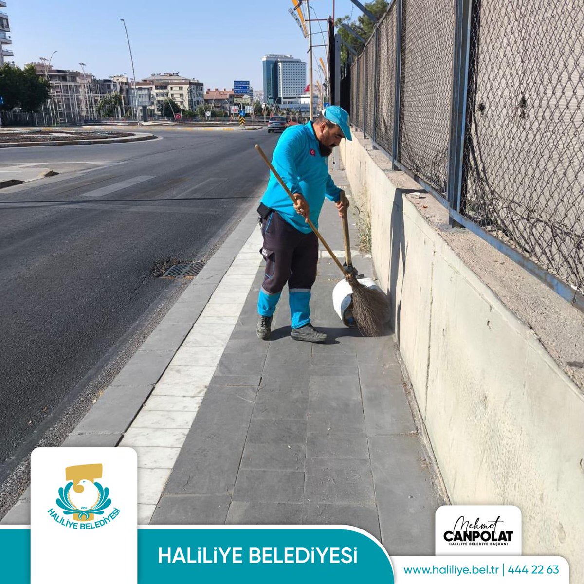 haliliye_bld's tweet photo. Temizlik neferlerimiz ile Haliliye’mizin dört bir yanında sahadayız. 🧼

➡️Temizlik İşleri Müdürlüğüne bağlı ekiplerimiz, cadde ve sokaklarda köpüklü yıkama, süpürme ve hijyen çalışmalarıyla ilçemizi tertemiz bir görünüme kavuşturuyor. 🚛 https://t.co/iN3eXSoryJ