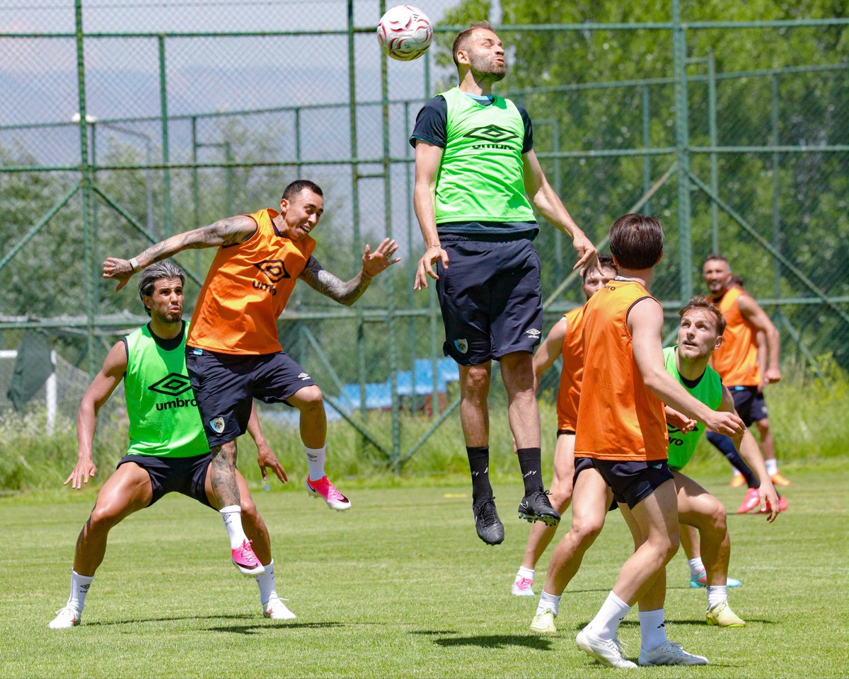 Erzurumspor's tweet photo. Günün ilk antrenmanını gerçekleştirdik. https://t.co/DyCgl8fFad