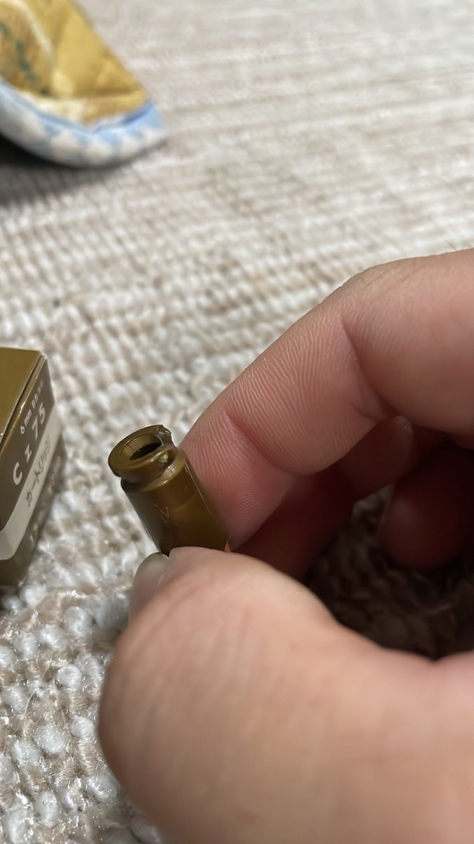 Endy1217's tweet photo. 古すぎてさすがに互換性が効くカートリッジは無いか‥
薬莢吐き出す時に高確率で割れる
#マルシン　#エアガン　#トイガン https://t.co/okSu1iwR9X
