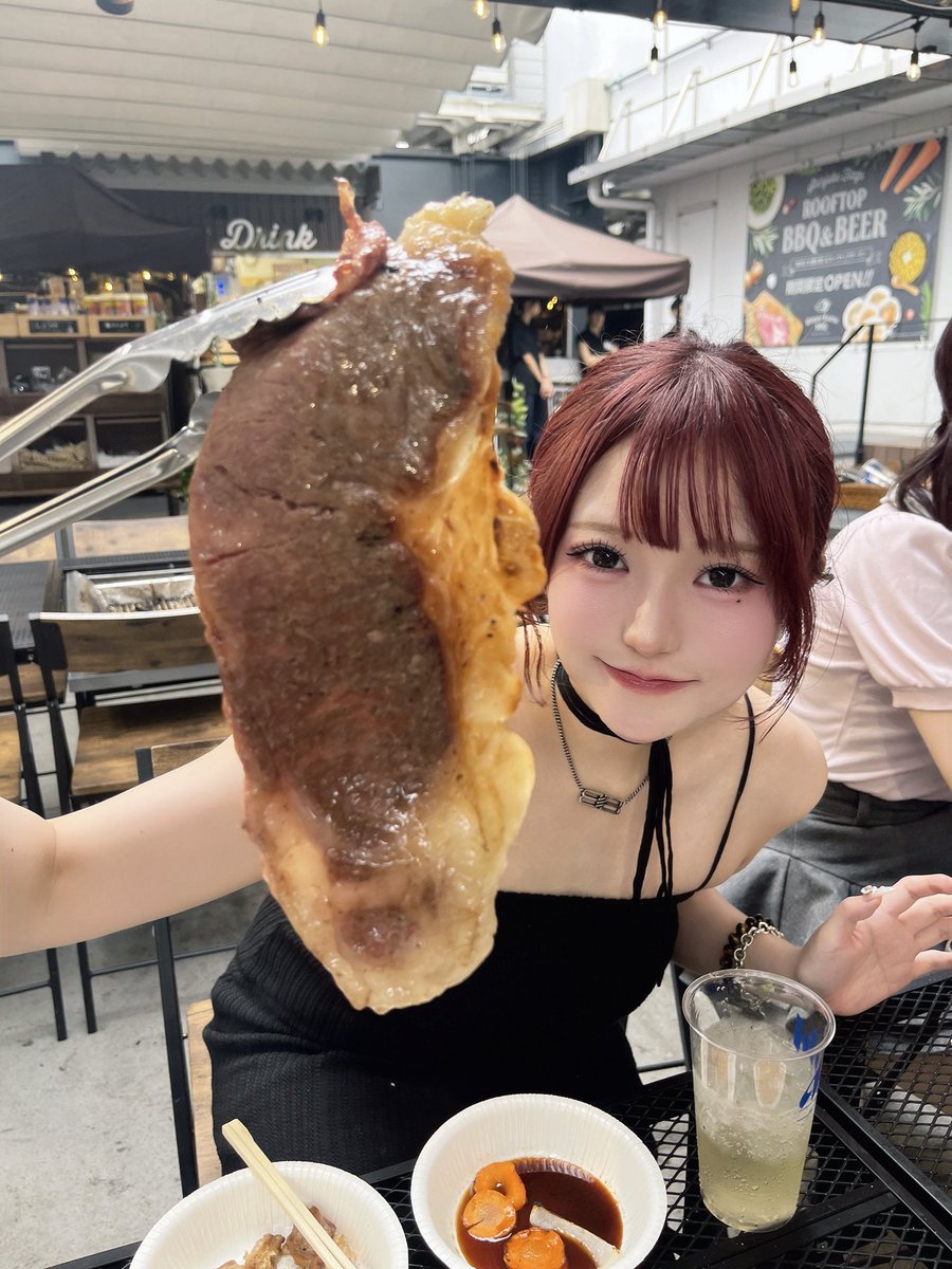 miiiichan_71's tweet photo. ビアガーデンの季節🌼𓂂𓏸
お肉おおきかったああーーー‼️ https://t.co/2nQ7JVx1Io