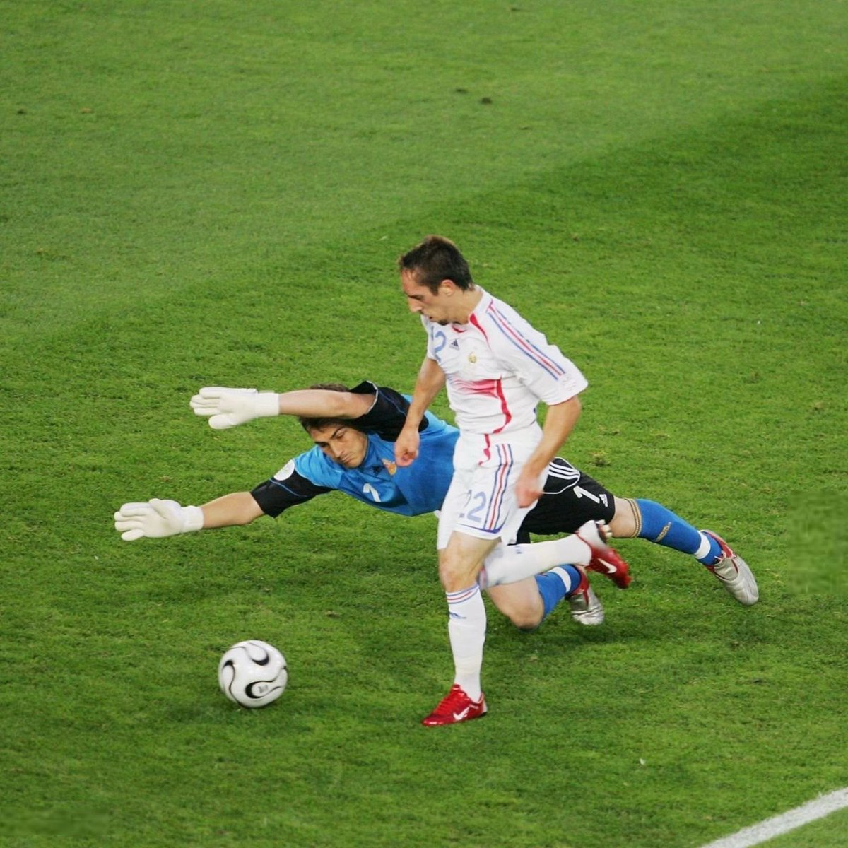 ActuFoot_'s tweet photo. La seule fois où la France 🇫🇷 a affronté l'Espagne 🇪🇸 en Coupe du monde... 🤩

« VAS-Y MON PETIT !!! » https://t.co/wUUwnkEa6u