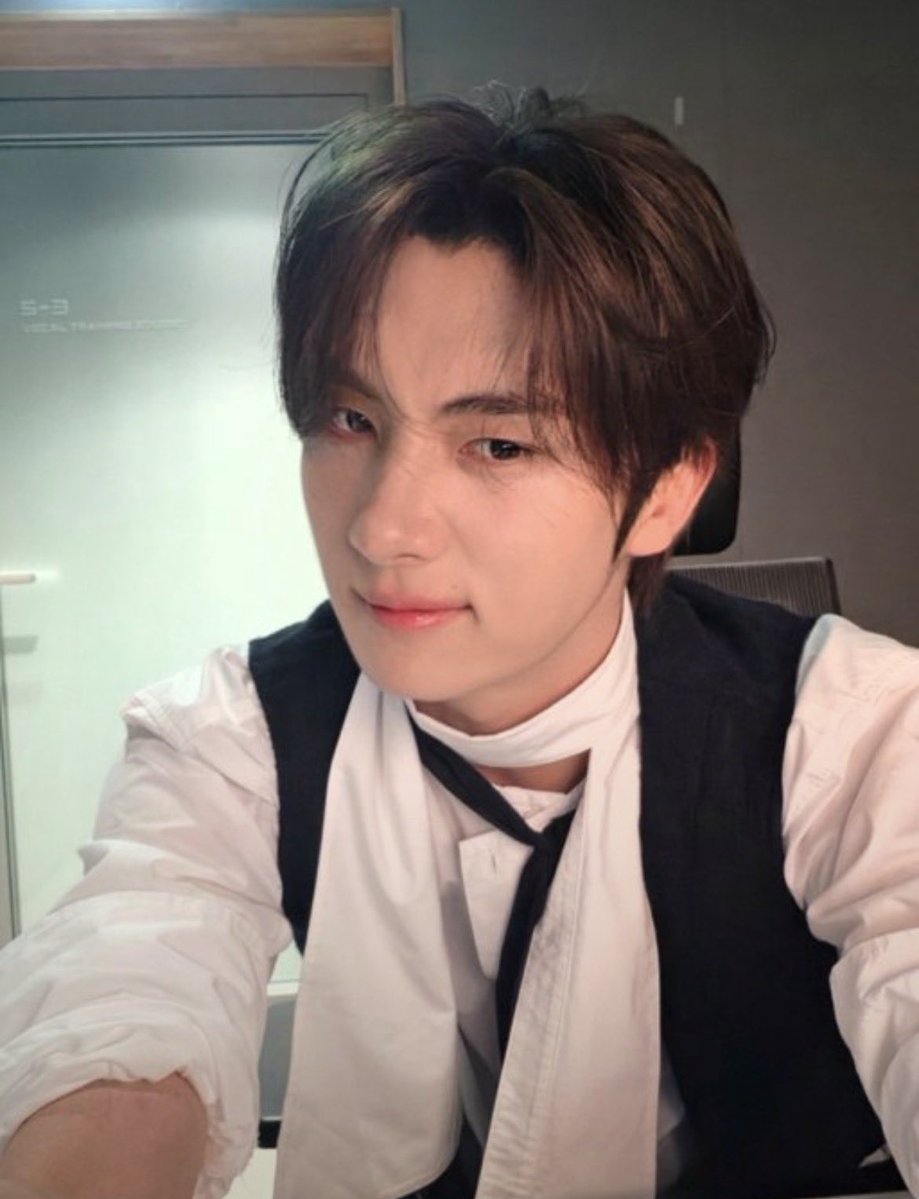 weiouyz's tweet photo. 인스타 위버스차이 귀여워죽겐네🫰🏻🫰🏻 https://t.co/gHDelAmjNi