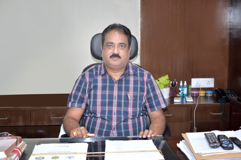 NEWS7Odia's tweet photo. #SCERT_ପୂର୍ବତନ_ନିର୍ଦ୍ଦେଶକ_ଗିରଫ
- ପାଠ୍ୟପୁସ୍ତକ ତ୍ରୁଟି ମାମଲାରେ ଆକ୍ସନ୍
- SCERT ପୂର୍ବତନ ନିର୍ଦ୍ଦେଶକ ମନୋଜ ପାଢ଼ୀ ଗିରଫ
- ମନୋଜ ପାଢ଼ୀଙ୍କୁ ଗିରଫ କଲା କ୍ରାଇମବ୍ରାଞ୍ଚ
#PrameyaNews7 #OdishaNews #SCERT #FormerDirector https://t.co/mjV6Uk0HQb