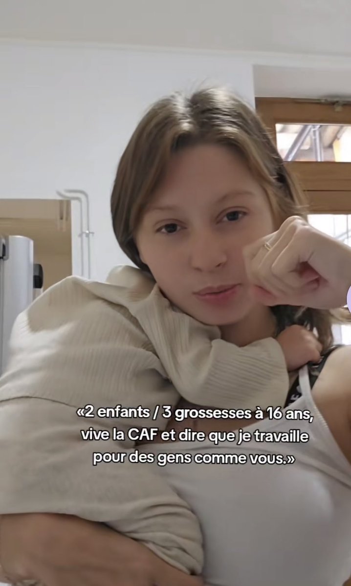 Daelysia2's tweet photo. Elle est tombée enceinte elle avait 14 ans, il avait 18 ans.
Elle est enceinte du deuxième, elle a 16 ans, il a 20 ans.

Ose toucher ma fille de 14 ans alors que tu es majeur, et tu finis dans une cave comme Joe Goldberg faisait. https://t.co/xyjYij9q4L