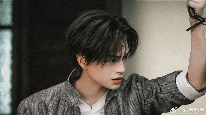 folklrd's tweet photo. Gue gak tau ini mata gue yang buta apa gimana, tapi gue ngerasa pas scene ini Ding Yuki mirip sama Mark 😭😭🫶 https://t.co/xEJJTH9KCO
