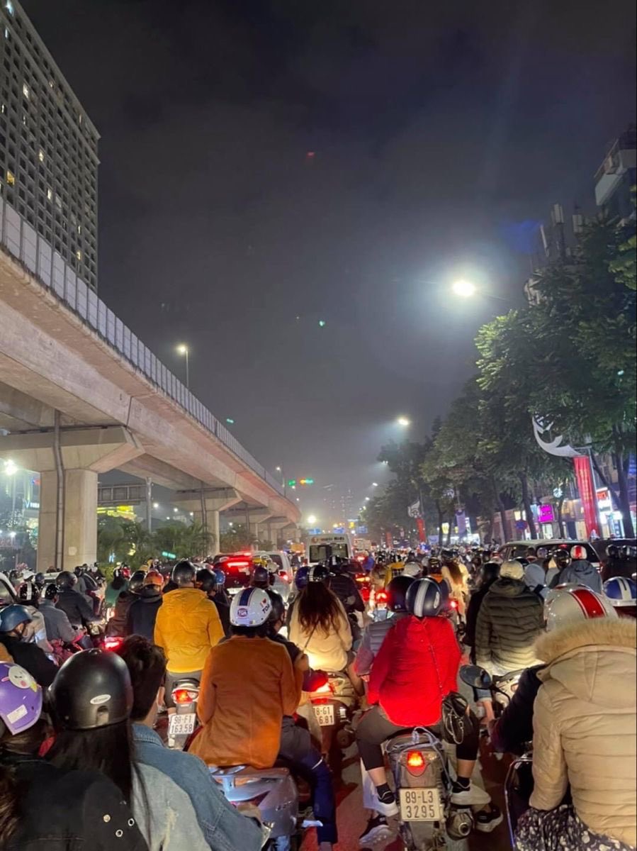tmayu116's tweet photo. Have you ever been to Thailand 
The street food, life style is top notch you will love it 
Beauty is always at night 🫶🫶🫶🫶❤️❤️❤️ #مزاحمت_توڑے_گی_ہر_زنجیر #GazaNeedsMobileHomes #مولانا_کی_للکار https://t.co/DxEo5E6kNJ