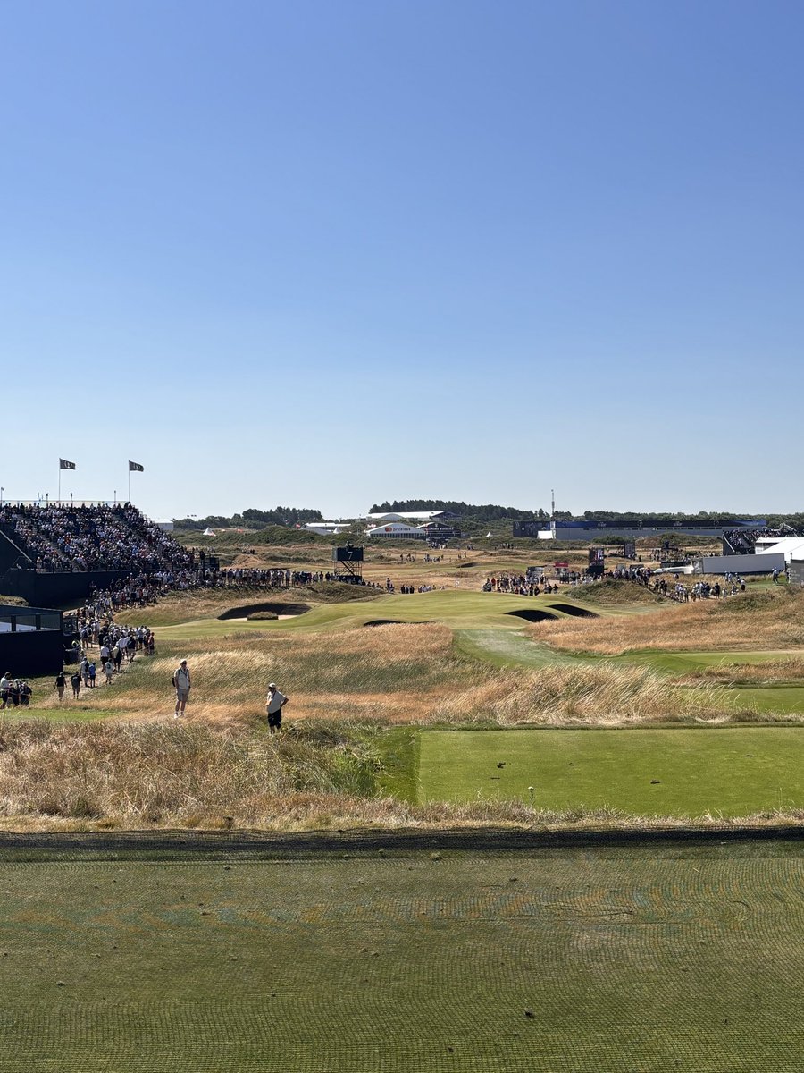 SmylieKaufman10's tweet photo. Favorite photo of the day. @TheOpen https://t.co/5i2fZD58QL