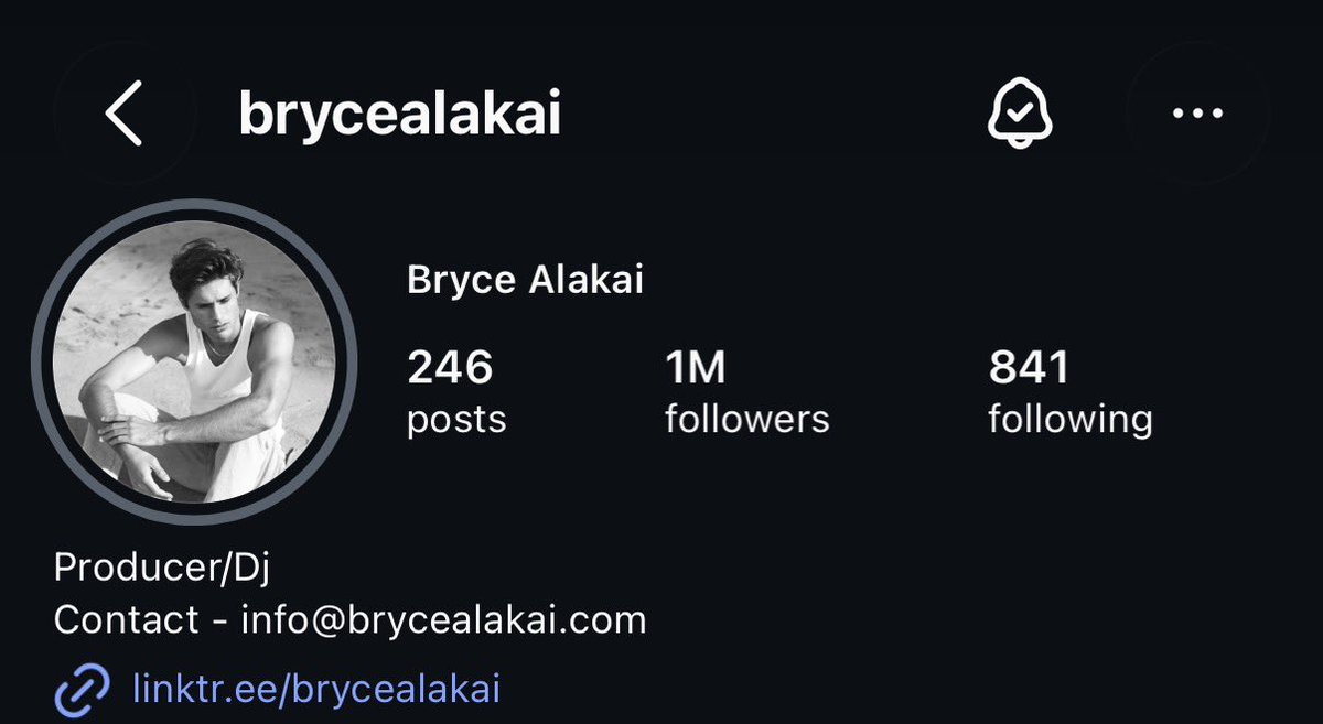BrinityHub's tweet photo. #BRINITY OUR MILESTONE HITTING COUPLE!!! 

BRYCE HIT 1 MILLION FOLLOWERS AND TRINITY HIT 2.5 MILLION FOLLOWERS <3 https://t.co/wHc1RFAqUn