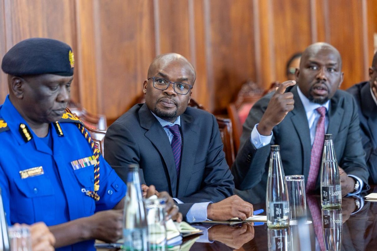 kipmurkomen's tweet photo. The establishment of the Nairobi Metropolitan Police Unit (NMPU) is now at the homestretch.

This afternoon, I led a team comprising officials from the Ministry of Interior and National Administration and the Nairobi City County Government to State House, Nairobi, where we briefed H.E. President William Ruto on the NMPU's strategic establishment and implementation plan.

H. E the President offered his guidance on how to make the proposed unit more efficient and proactive in meeting the security and safety needs of our metropolis.

I was accompanied by Governor Johnson Sakaja, PS Dr. Raymond Omollo, Inspector General Douglas Kanja, Deputy Inspector General Eliud Lagat (KPS), Deputy Inspector General Gilbert Masengeli (APS), Director of Criminal Investigations Mohammed Amin, and other senior officials from the Ministry of Interior and National Administration.
