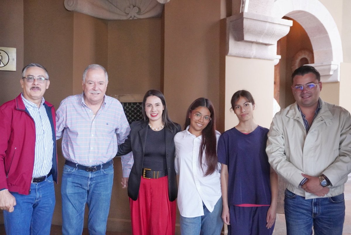 CONALEP_MICH's tweet photo. La directora general, Andrea Guerra Zepeda, sostuvo una reunión de trabajo con el presidente del Comité de Vinculación Estatal, Arcadio Méndez Hurtado de CONALEPMichoacán, con el objetivo de fortalecer la vinculación con el sector empresarial e impulsar la Educación Dual. https://t.co/nmHS5DtYTP