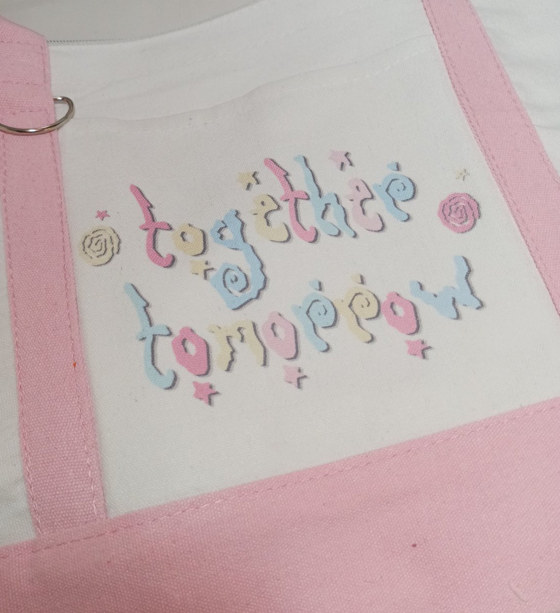 hamzluv_'s tweet photo. ⋆｡ﾟ☁︎｡ #hamzmails ｡ ﾟ☾ ﾟ｡⋆

new bag finally here! thank you so much for making this and for the freebies 🥹

ᥫ᭡ @choisuits • #from_li https://t.co/nxVuvvyXB4
