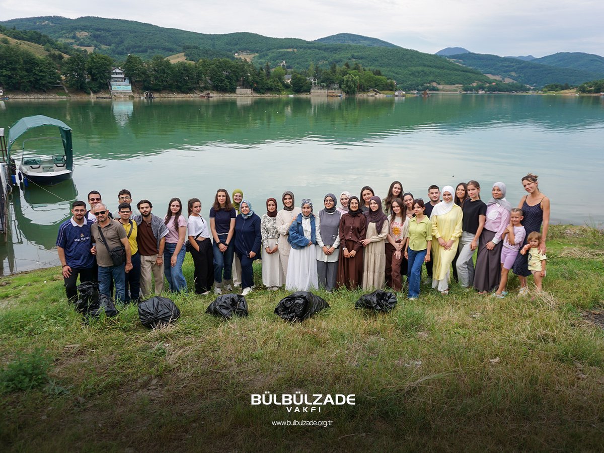 bulbulzade's tweet photo. Yeşil Adımlarla Sürdürülebilir Geleceğe

Bülbülzade Derneği ile Novi Pazar Türk Kültürü Merkezi’nin ortaklaşa yürüttüğü ve Türkiye Ulusal Ajansı tarafından desteklenen “Yeşil Adımlarla Sürdürülebilir Geleceğe” proje etkinliği, 7-11 Temmuz 2026 tarihleri arasında Sırbistan Novi Pazar’da icra edildi.

����📌Projenin detayları için:
https://t.co/gp9CKEVVv1

#bülbülzadevakfı #bülbülzadederneği #novipazar #erasmusplus