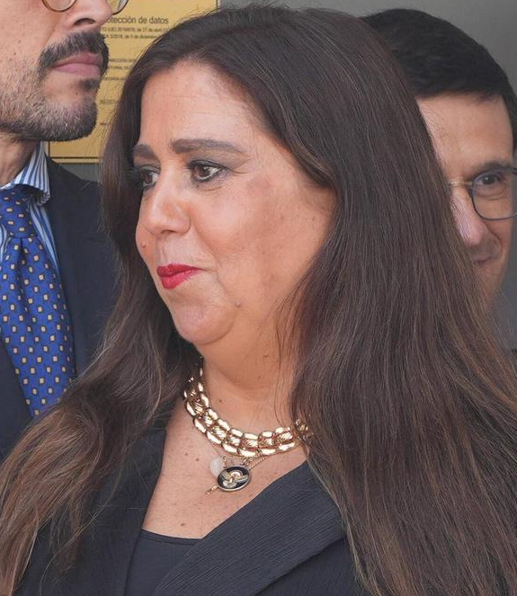 josejavierespa's tweet photo. Basta ver la histérica reacción de la izquierda para calibrar el mérito de esta mujer: la juez Beatriz Biedma, que ha tenido que hacer frente a espionajes, acosos, manipulaciones, trampas de la Fiscalía y todo género de presiones, en una instrucción ejemplar.
Admirable. https://t.co/bRvvCmTb56