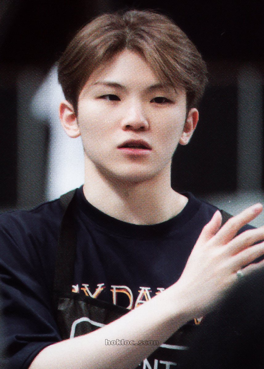 hokloc's tweet photo. [SCAN] 오드투유 미니 포토북 [3]
#우지 #WOOZI https://t.co/Pj1c2GKVxk