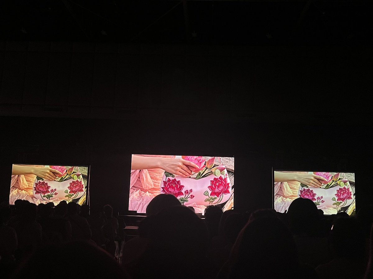 mxfzzz's tweet photo. ผลงานนักศึกษา หัวข้อ โฆษณา ทุกกลุ่มทำได้แบบอยากกลับไปซื้อสินค้ามาใช้เลย #SPUCAaiShowcase https://t.co/hB7YJgvg7f