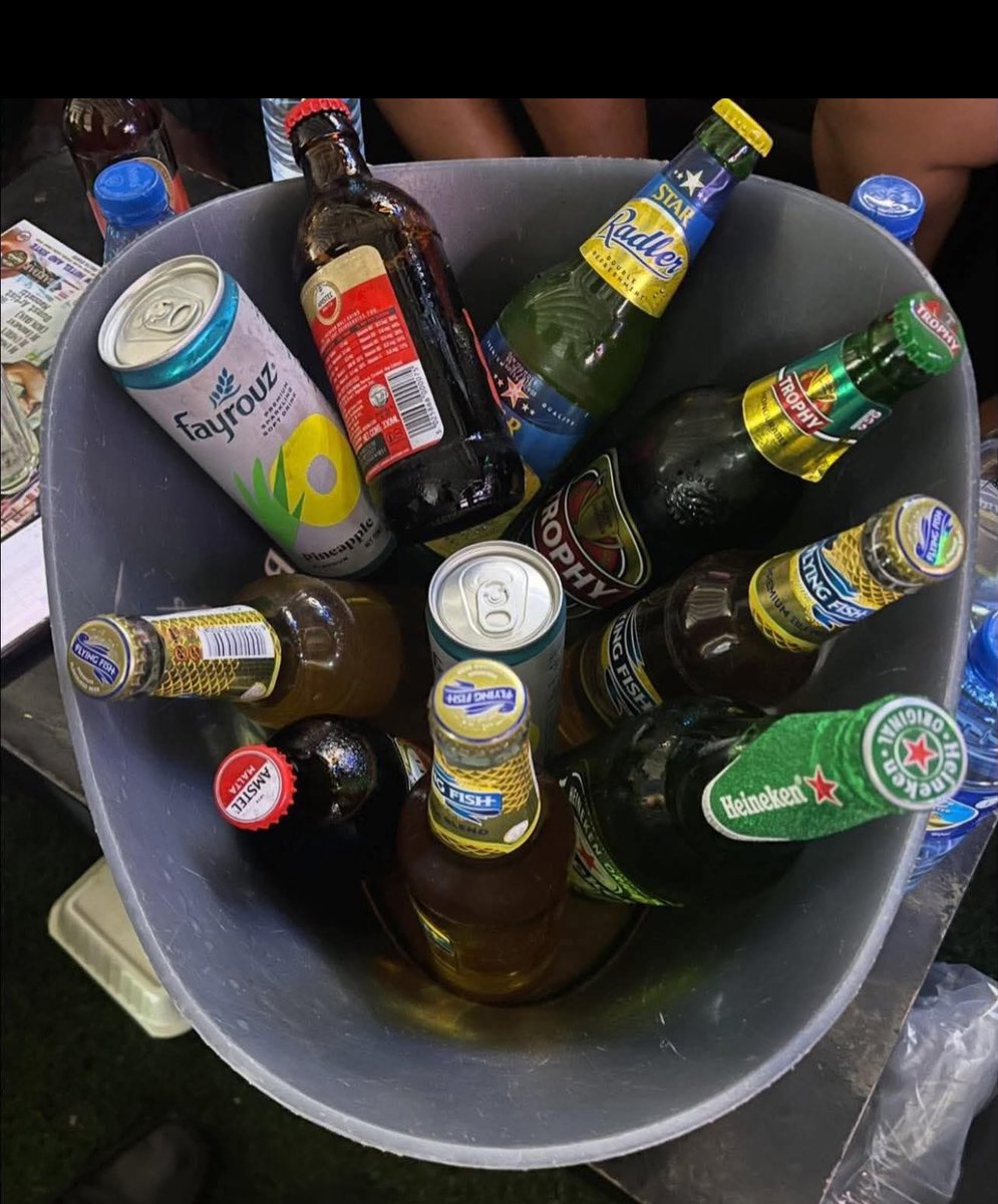 X__Wolff's tweet photo. If you can see my post, help yourself with one bottle abeg https://t.co/CFfkJA119h