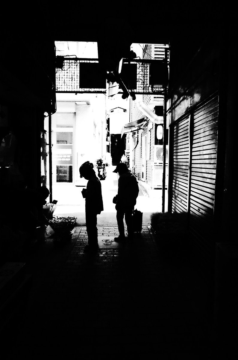cadzqui_trace's tweet photo. #photographer #photo #bnwphotography #blackandwhite #blackandwhitephotography #blackandwhitephoto #blackandwhitephotos #monochromephotography #Monochrome #street #streetphotography #streetphoto #noiretblanc #GR #grdigital #JAPAN📷📷📷#TOKYO #shinjuku https://t.co/omEeJfCOoV