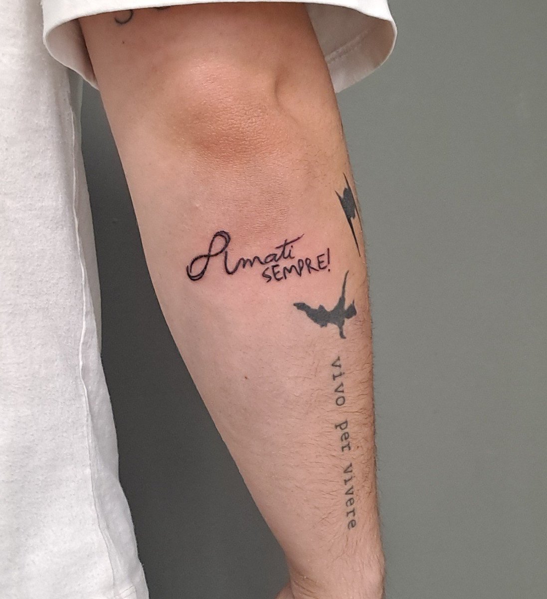 spacelolloo's tweet photo. Ricorda amati sempre sempre sempre sempre sempre
L'amore per sé stessi deve essere la base con cui ci relazioniamo con gli altri. Deve essere la base della nostra esistenza. 
So che a volte è difficile, ma siamo quello che siamo. Valorizzarci al massimo è il meglio che possiamo. https://t.co/67Ugz9aPZ9