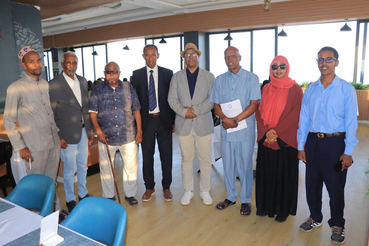 Banadir2024's tweet photo. Today, Banadir Community Awakening #BBB and presidential candidate Omar Abdulkadir Fiqi signed a 15-point public commitment agreement focused on the future of Mogadishu and Somalia.The agreement outlines key priorities for better governance, public services &amp; accountability 🇸🇴 https://t.co/rX6unl8h8N