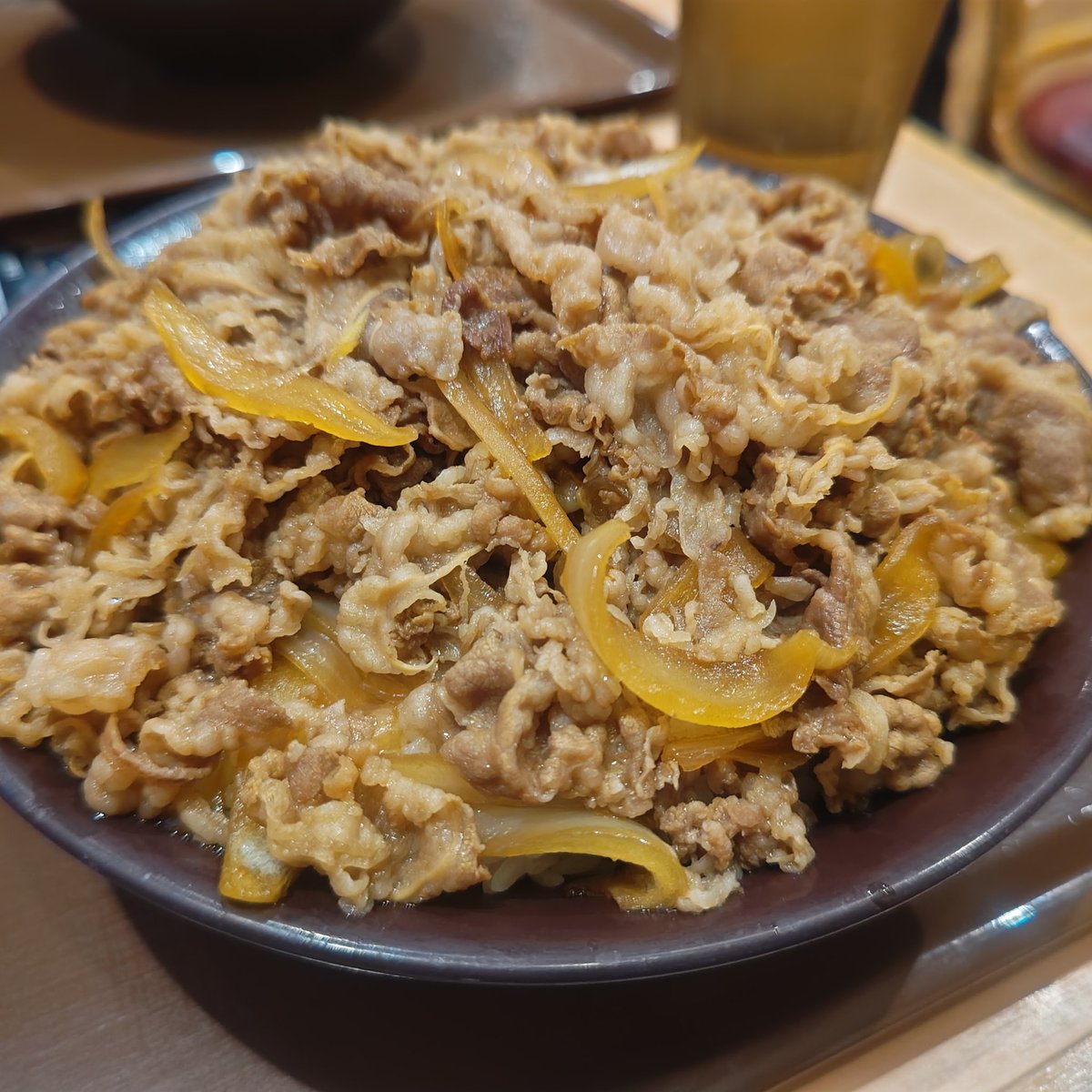 rentoo16's tweet photo. キング牛丼！ https://t.co/7XQXBRVD9k