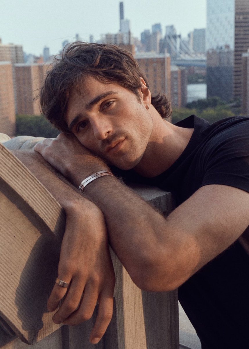 elordisdior's tweet photo. JACOB ELORDI FOR CARTIER OMG https://t.co/0rhocUJXEa