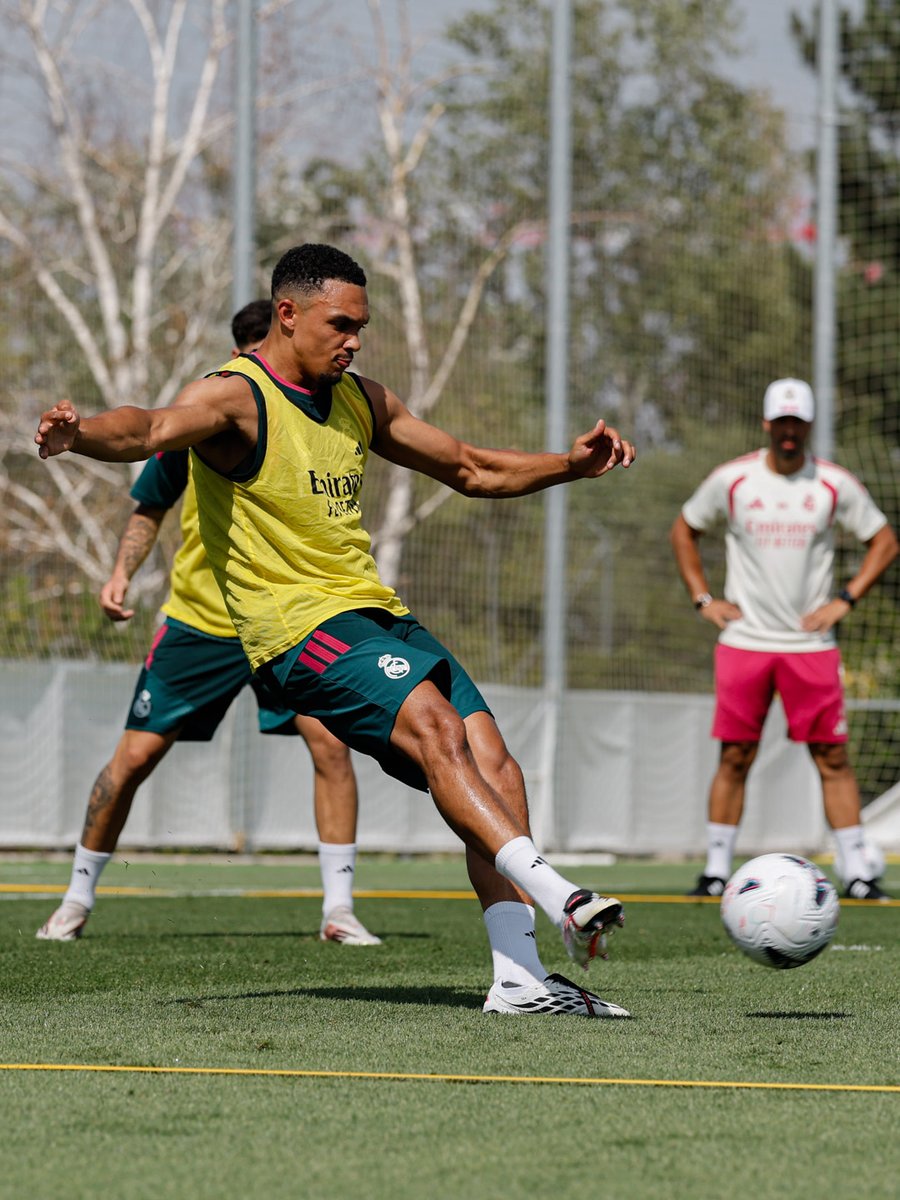 realmadriden's tweet photo. 🔥 @TrentAA 🔥 https://t.co/nNZZyeS1QM
