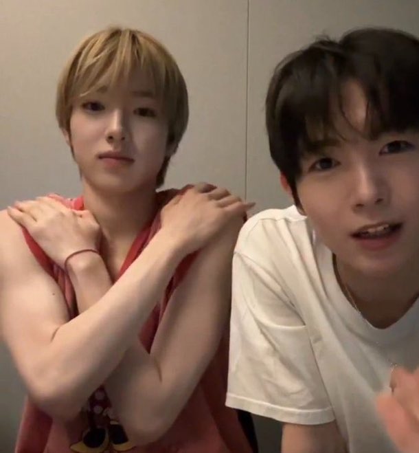 sakuoomf's tweet photo. 😂😂😂😂😂😂😂😂😂😂😂😂😂😂 delete 😂😂😂😂😂😂😂😂😂😂😂😂😂😂😂😂 https://t.co/sTiYBO3nWm