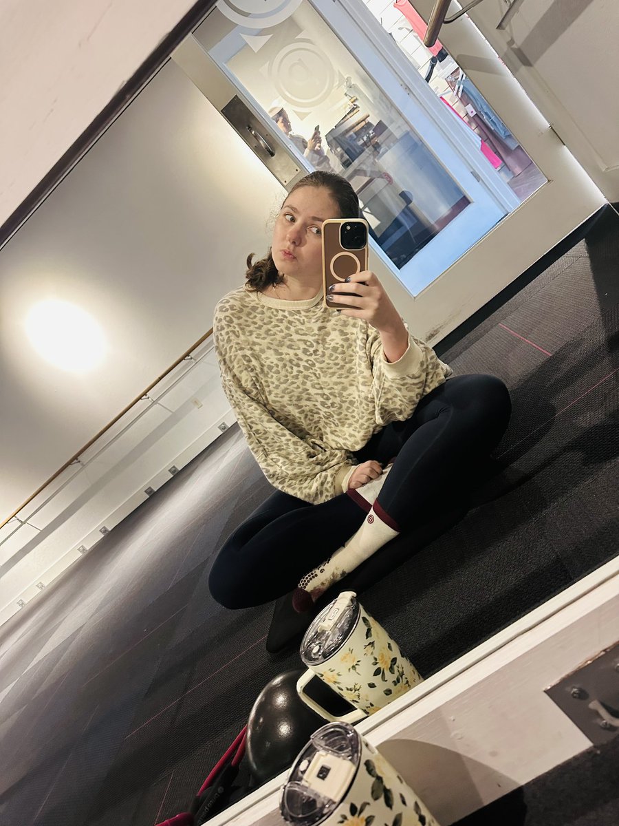 Anna Hitrova tweet media