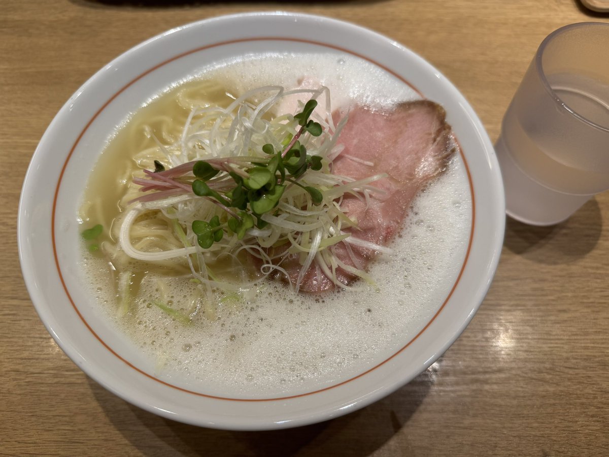 reenre_n's tweet photo. 今日食べたラーメン泡立ちすぎてるねんけどいけてる？ https://t.co/WfiNnmf3w7
