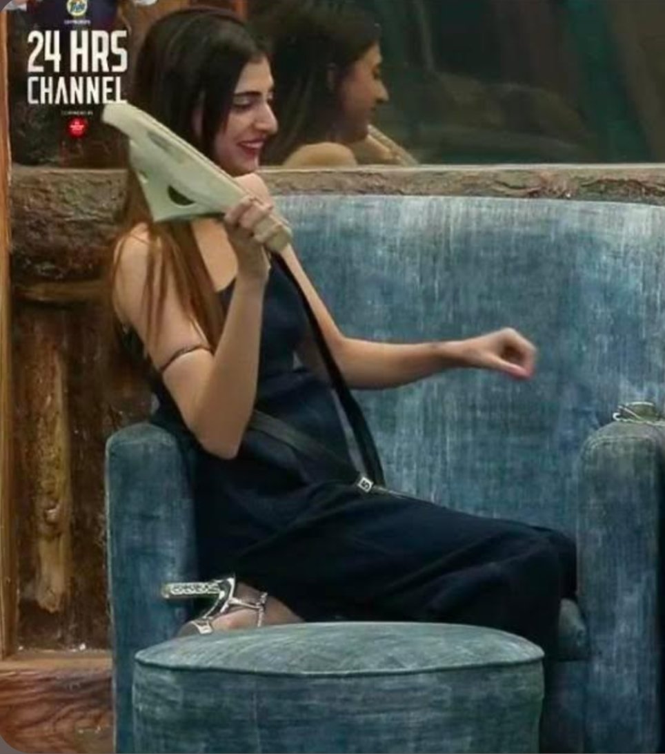 AnuPoply's tweet photo. Chahe chappal se maar lo humein... Bas ek baar phir se laut aao.
@Farrhana_bhatt 🫰🫰
#FarrhanaBhatt
#FarrhanaRebellions 🥺🥺🥺 https://t.co/zZxd39Hl08