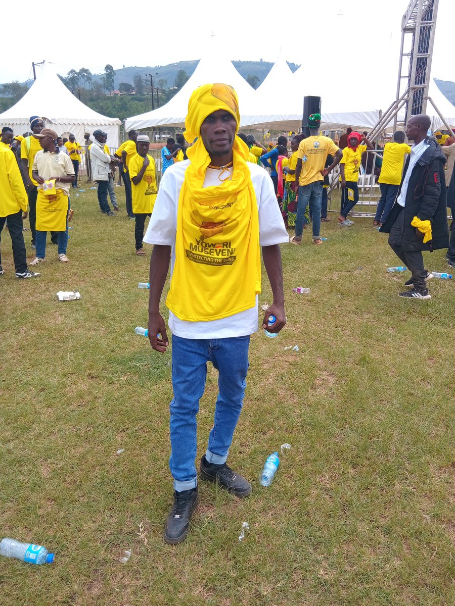 avin_ug39495's tweet photo. @JustineNameere @BalaamBarugahar @Parliament_Ug Dear @BalaamBarugahar @JustineNameere,  
I kindly request your help for this young man. He has been supporting and mobilizing for our President @KagutaMuseveni in Greater Masaka.He has done great work through campaigns and many other activities. He is now on the streets strugglg https://t.co/XVSUE5KvLS
