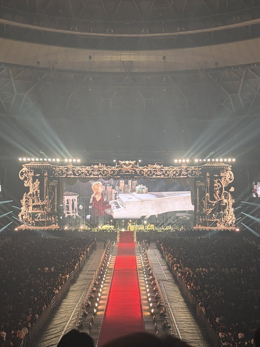 umin_min2's tweet photo. 光の演出がフィーバータイムだった笑
私の気持ちもフィーバー🤩🤩🤩
 #THECINEMAネタバレ https://t.co/LwVwsRI3Qa