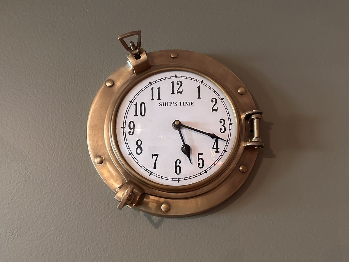 thelanjampod's tweet photo. A charming nautical style clock on Lake Champlain
#watches #clocks #horology #newengland #vermont https://t.co/A1JtKe0Sj4
