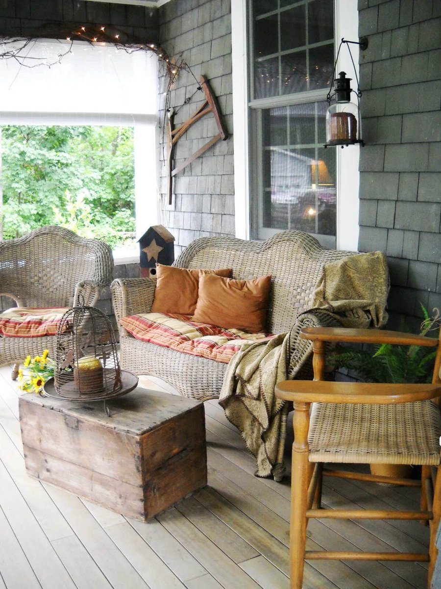 TheLemeDecor's tweet photo. Rustic farmhouse porch with cozy seating, natural wood accents, and charming dรฉcor, creating a warm and inviting outdoor retreat.
#FarmhousePorch #PorchDecor #OutdoorLiving #HomeDecor #RusticStyle #FrontPorch #CurbAppeal #HomeInspo https://t.co/L0taWgUCsy