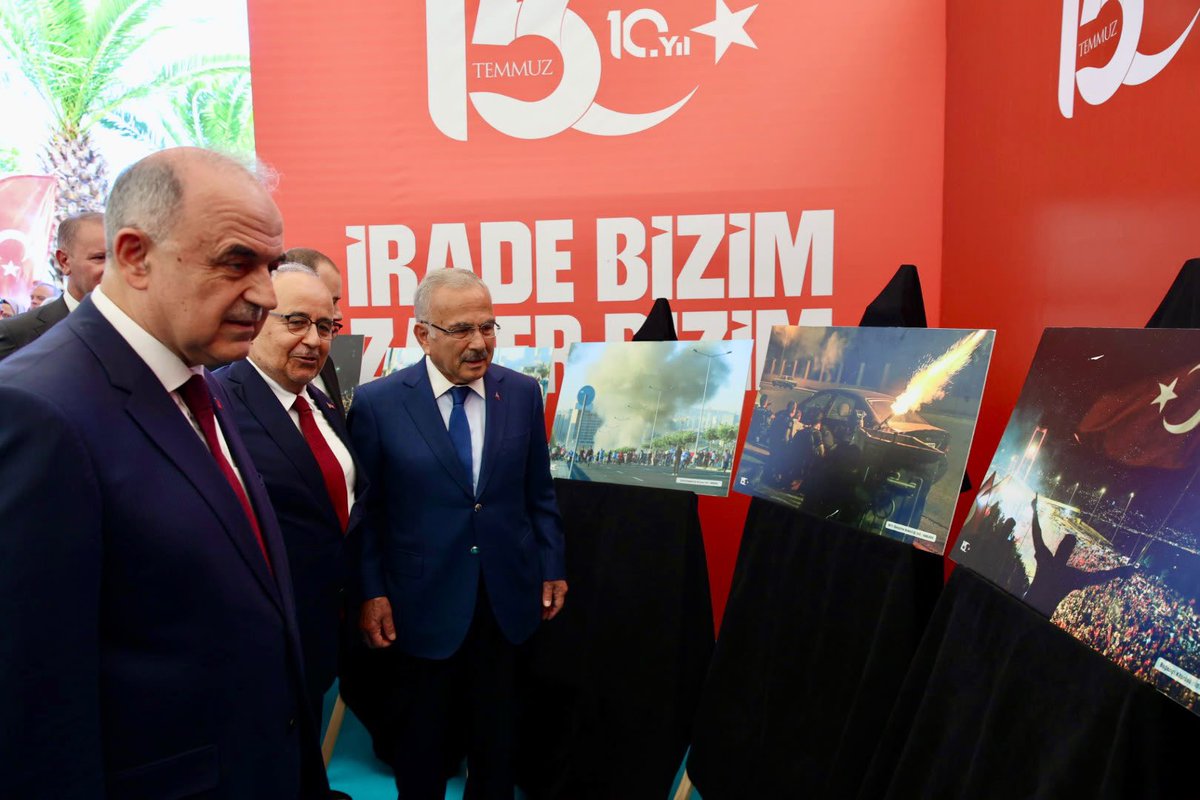 mhilmiguler's tweet photo. 15 Temmuz Demokrasi ve Milli Birlik Günü’nün 10. yıl dönümünde, 15 Temmuz Demokrasi ve Milli Birlik Günü Temalı Fotoğraf ve Resim Sergisi ile 15 Temmuz Milli Birlik Günü Dijital Gösterim Merkezinin açılışını gerçekleştirdik.

15 Temmuz’un milletimizin hafızasında taşıdığı birlik, beraberlik ve milli irade ruhunu yaşatmaya devam edeceğiz.